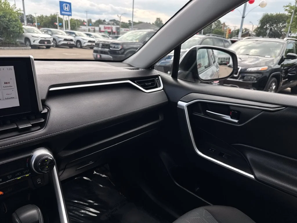 Used 2025 Silver Toyota XLE image 28