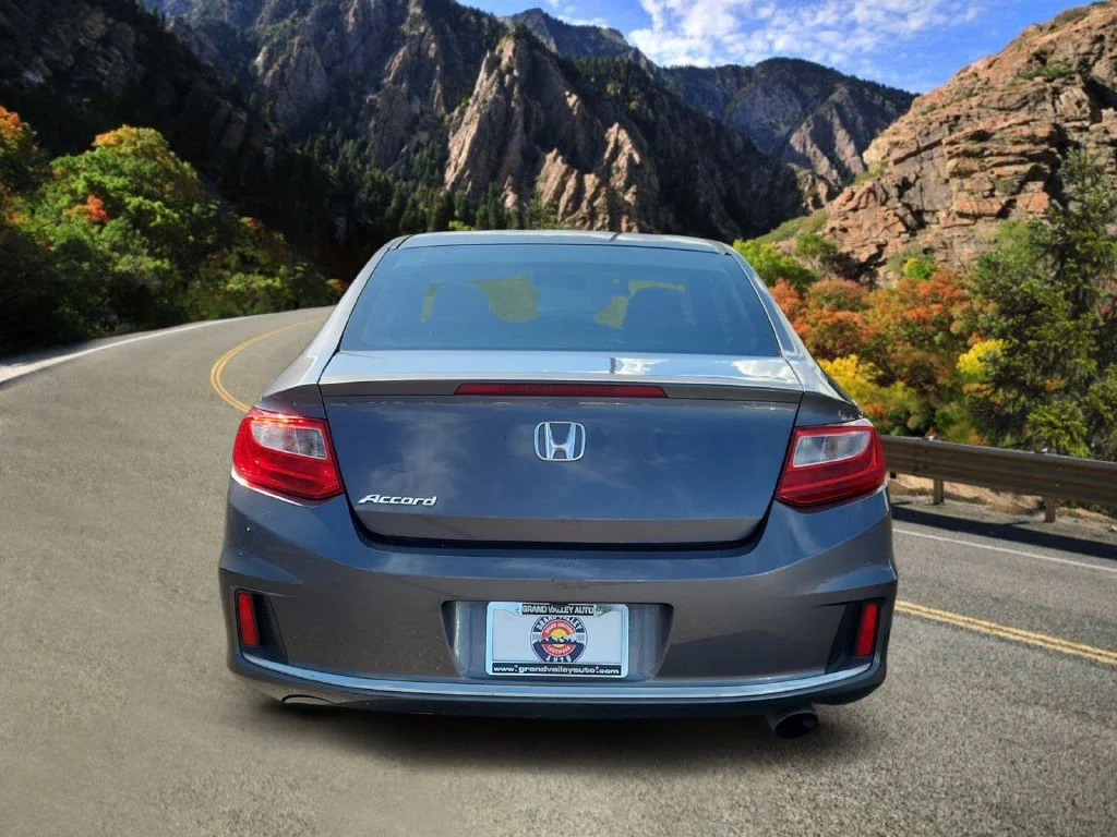 Used 2013 Gray Honda LX-S image 4