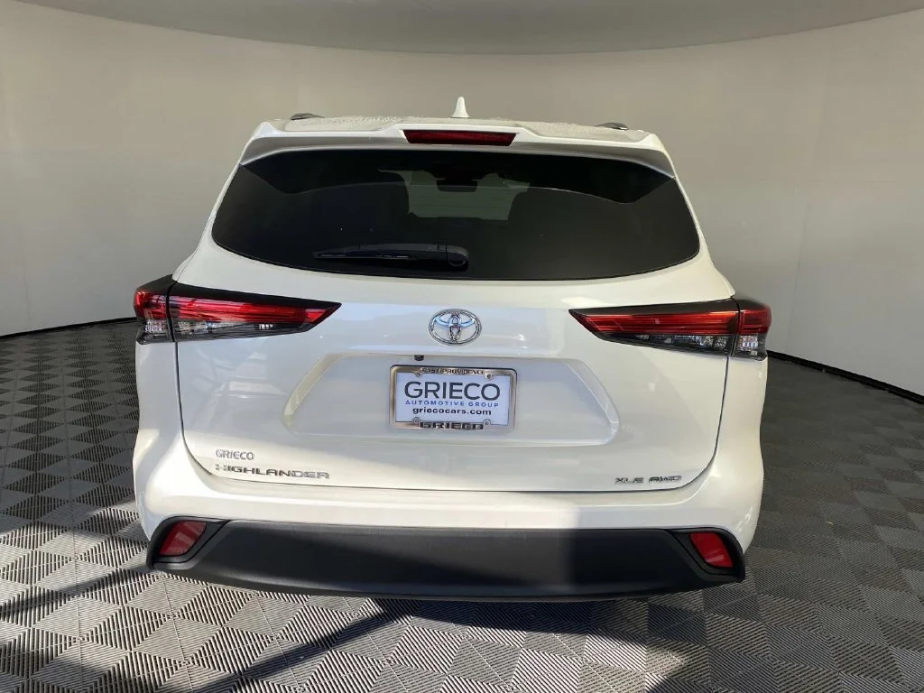 Used 2021 Blizzard Pearl Toyota XLE image 7