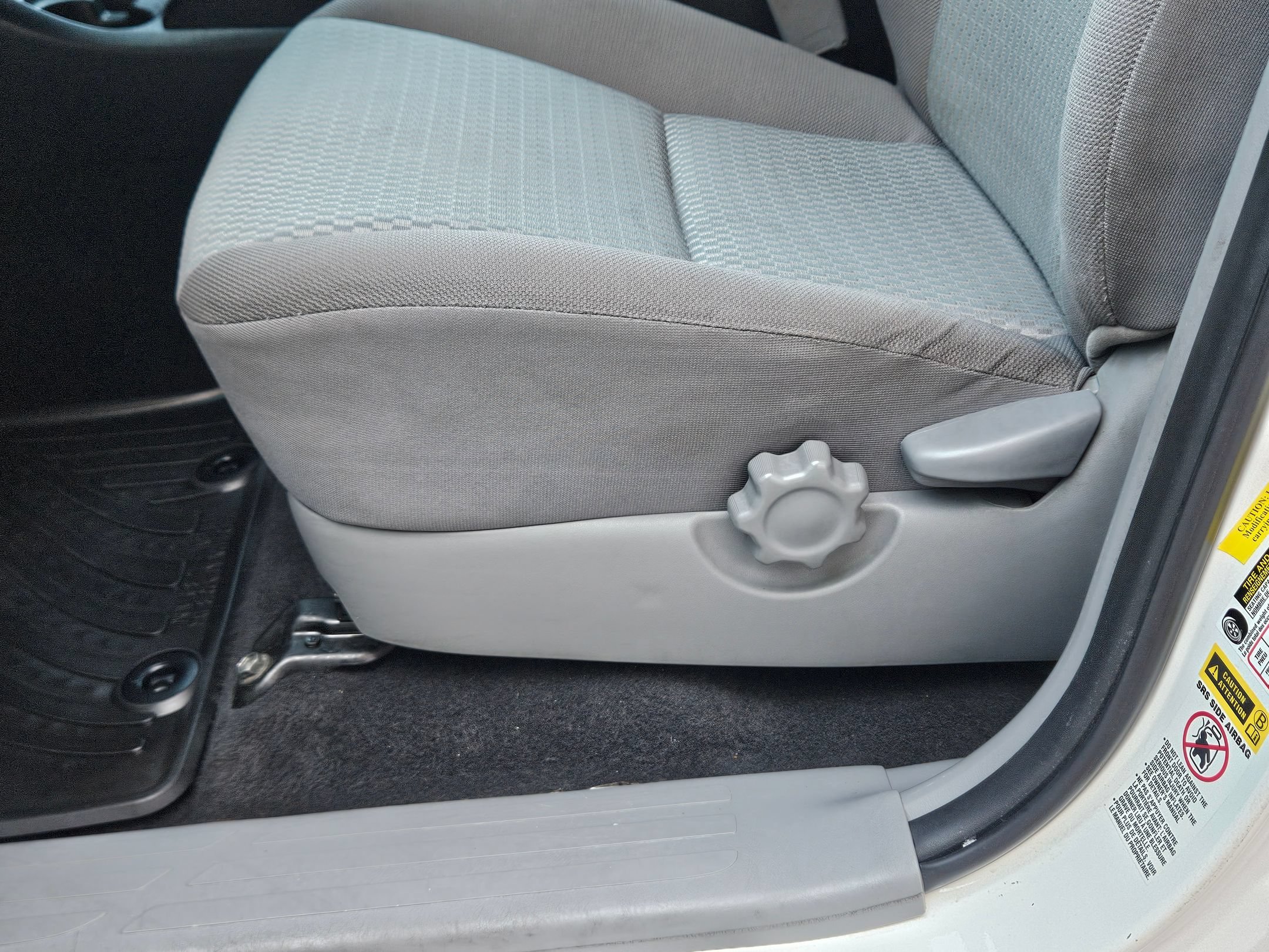 Used 2013 Super White Toyota  image 19