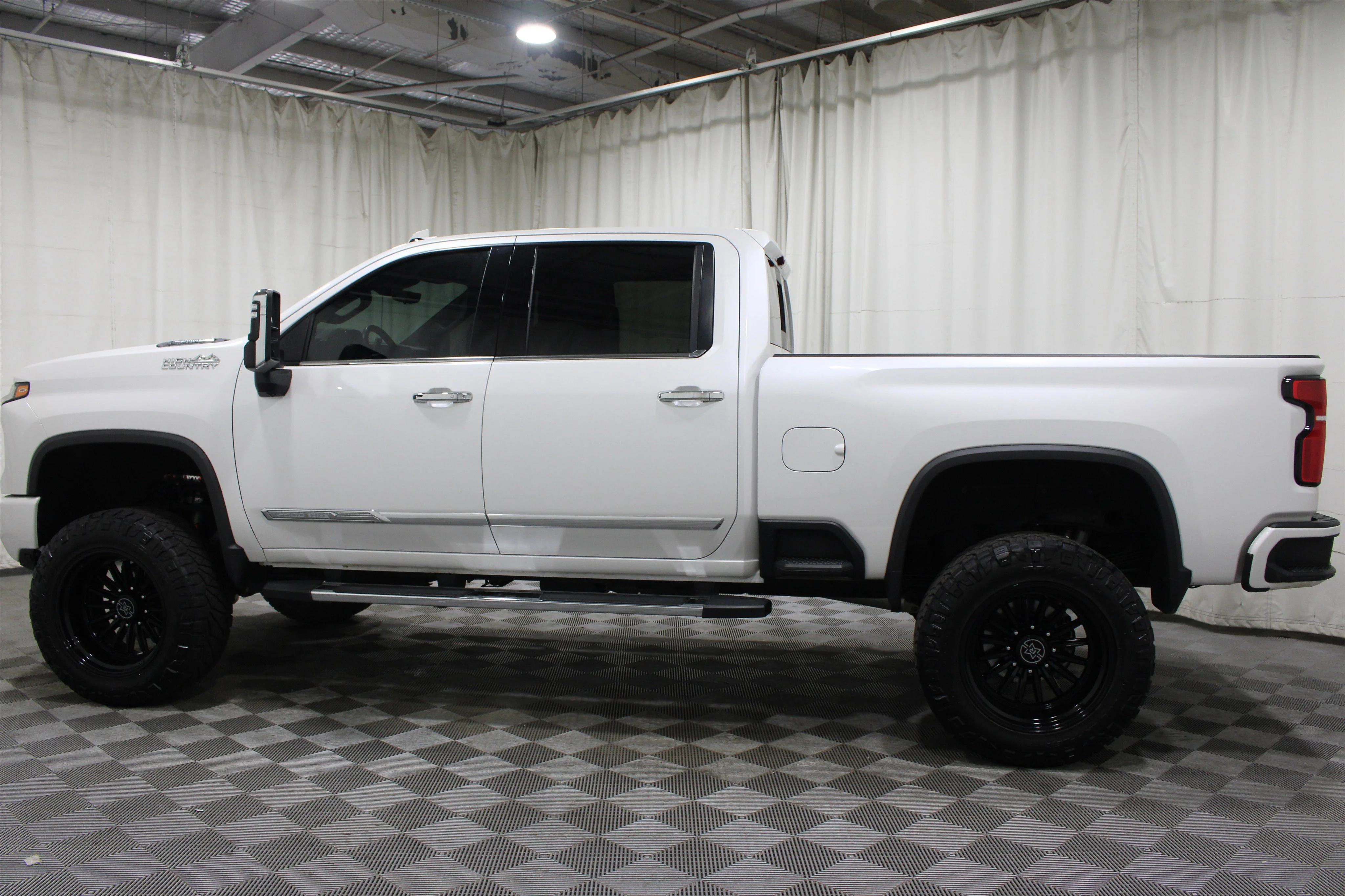 2024 Chevrolet Silverado 2500HD High Country - Photo 38