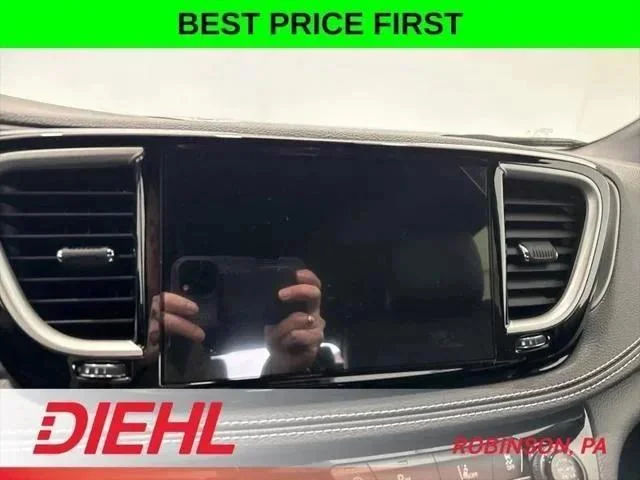 2026 Chrysler Pacifica Select - Photo 32