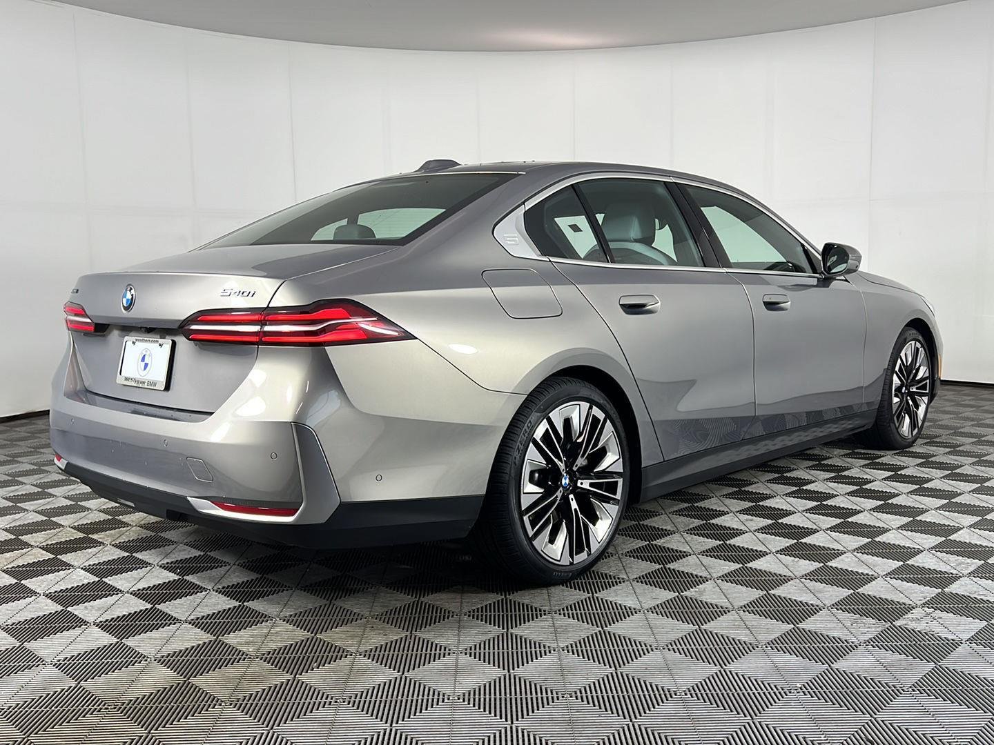 Certified Used 2024 Oxide Grey Metallic BMW 540i xDrive image 5