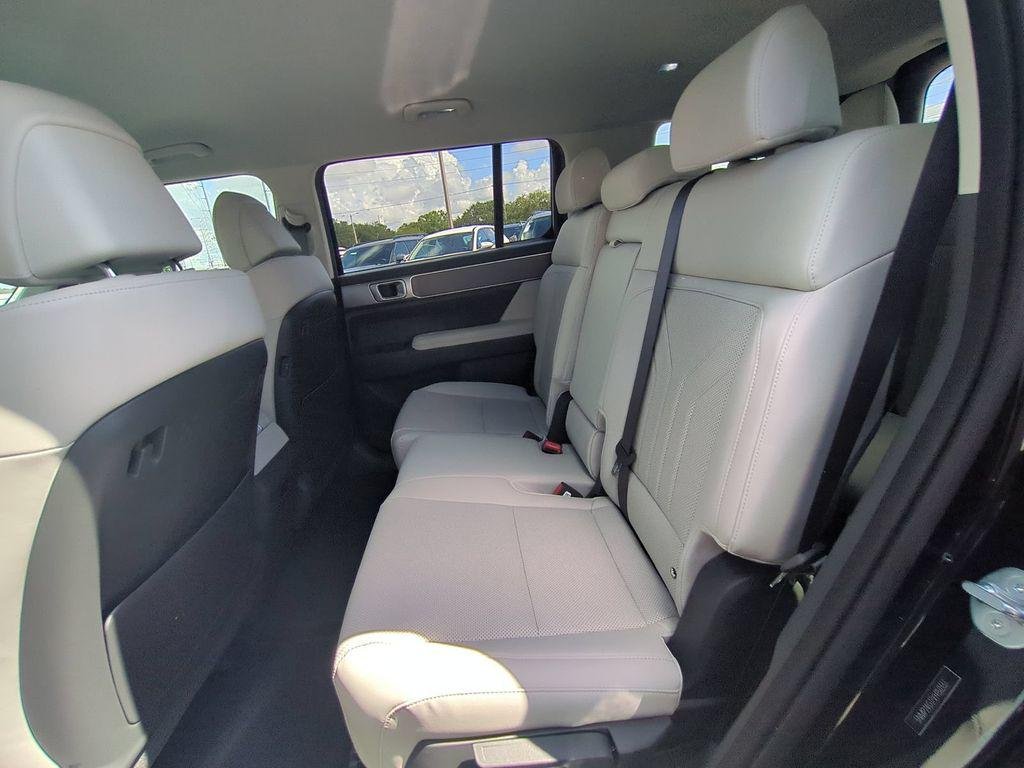 New 2027 Black Hyundai SEL image 17