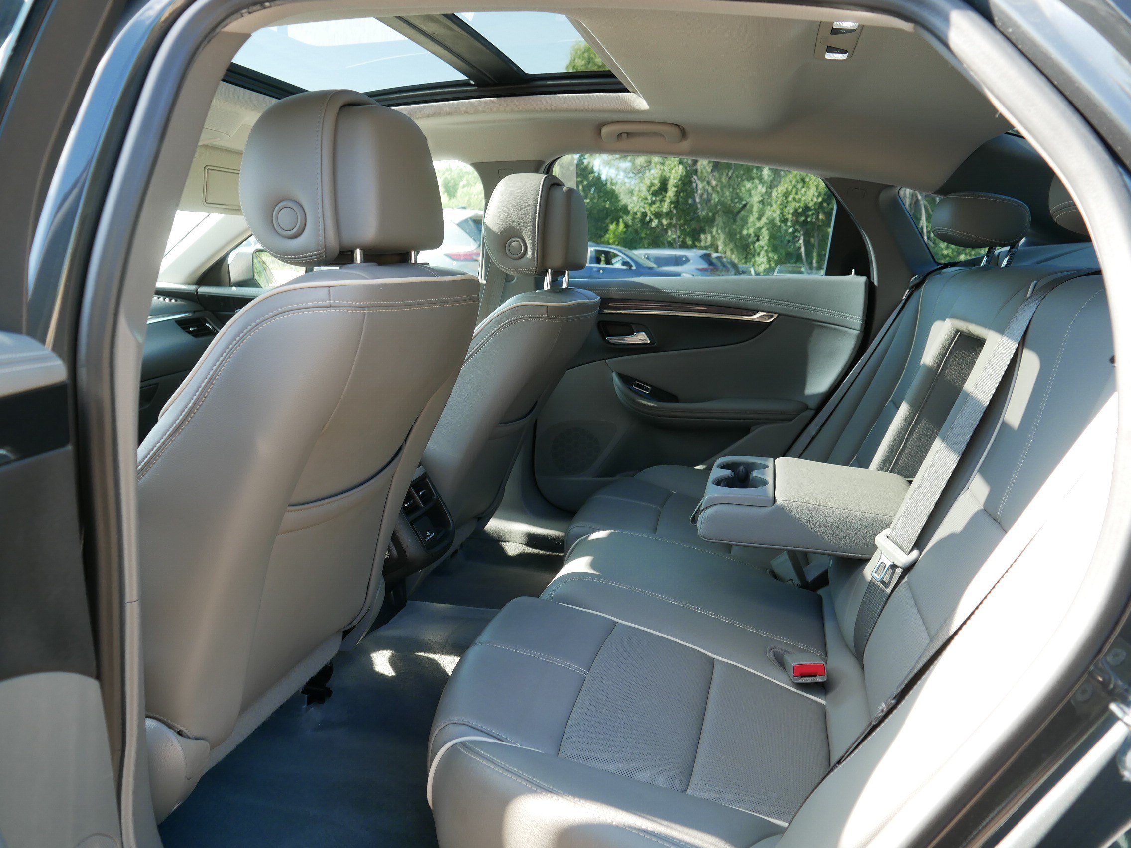 Used 2014 Ashen Gray Metallic Chevrolet LTZ image 36