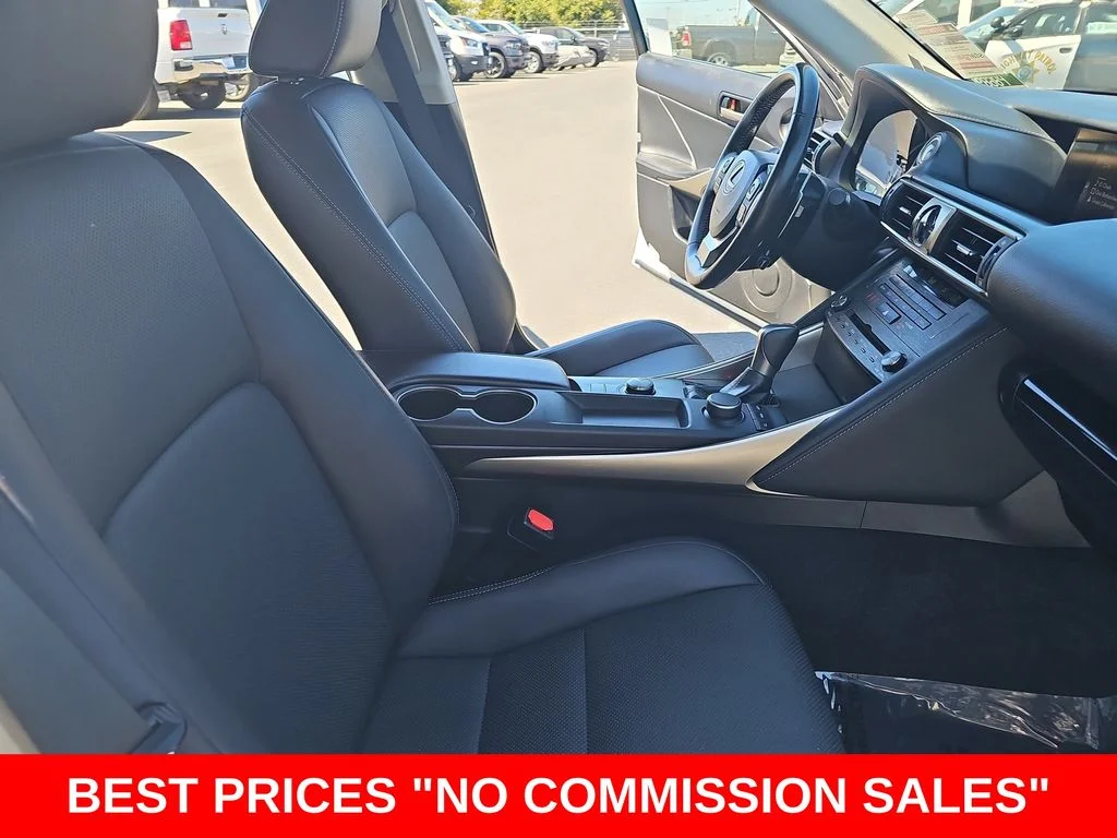Used 2020 White Lexus 300 image 10