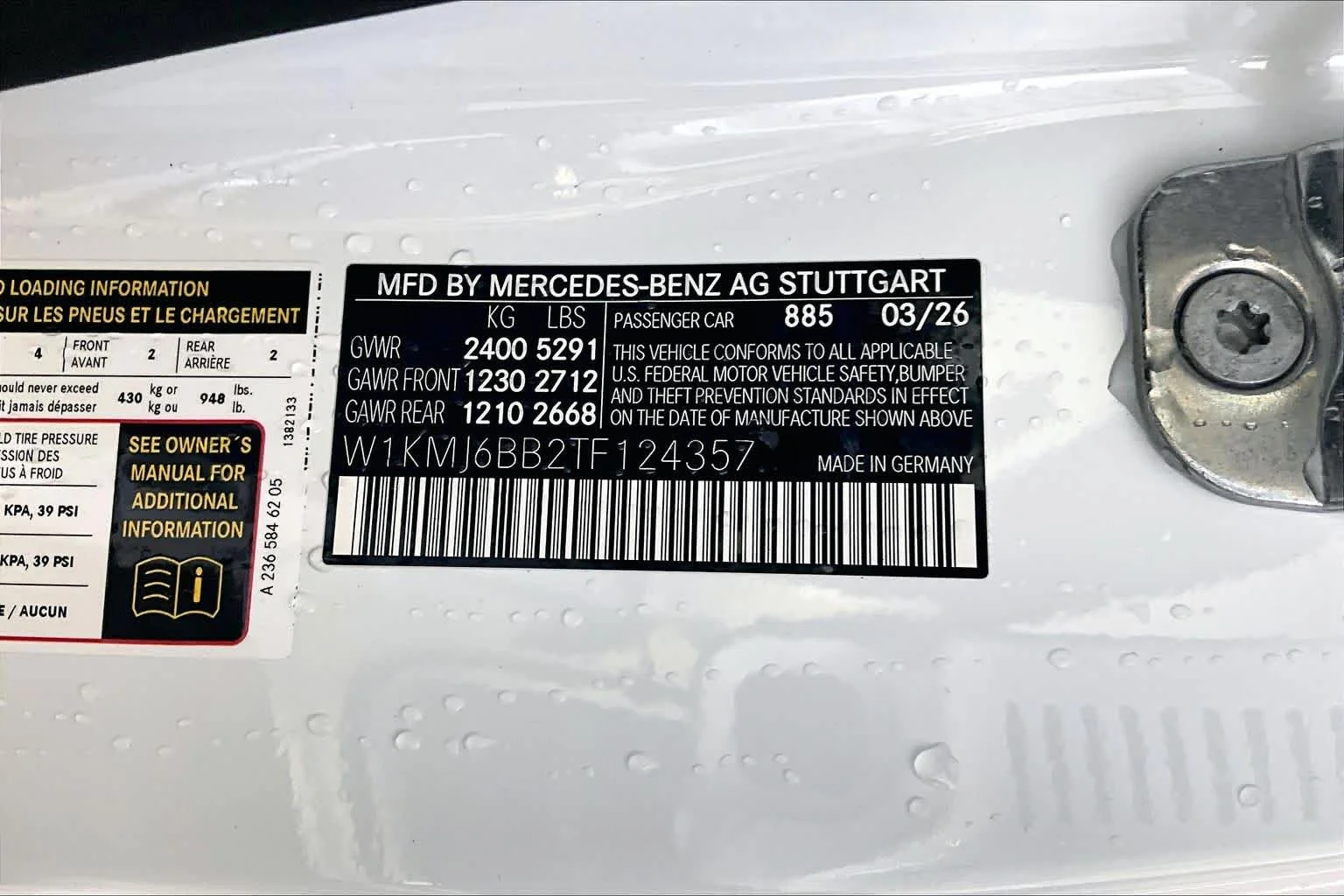 New 2026 MANUFAKTUR Moonlight White Metallic Mercedes-Benz CLE 450 image 12