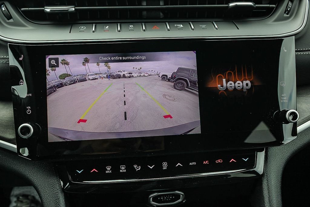 New 2026 Diamond Black Crystal Pearlcoat Jeep Altitude image 25