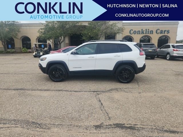 Used 2021 White Jeep Trailhawk image 1