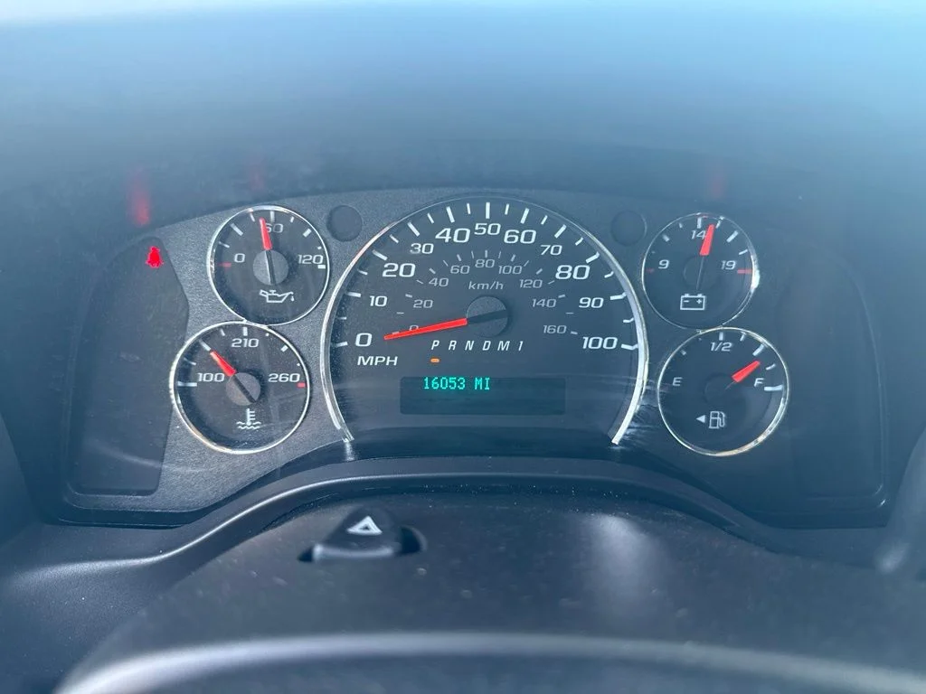 Used 2025 White Chevrolet LT image 14