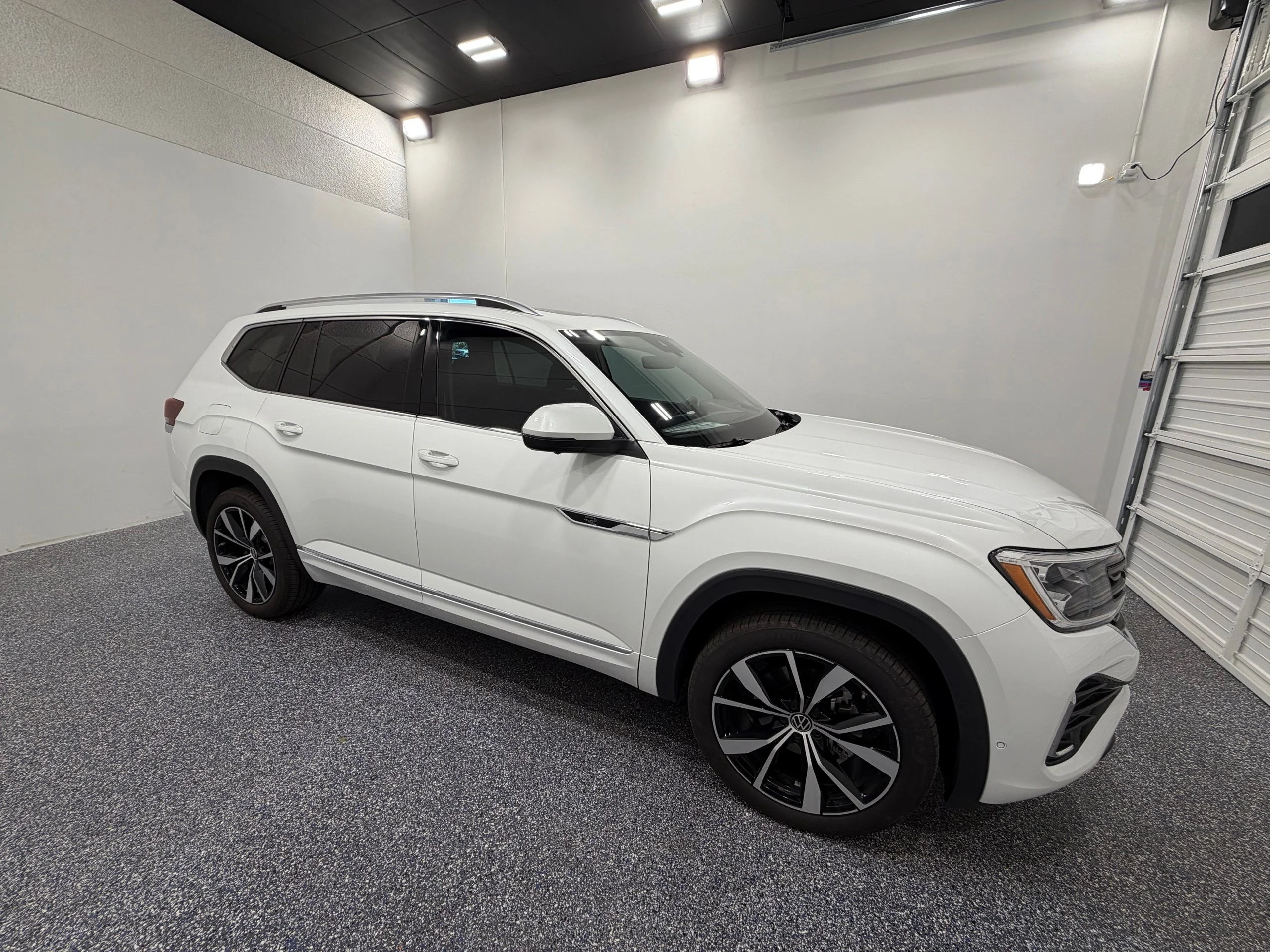 2025 Volkswagen Atlas SEL Premium R-Line - Photo 8