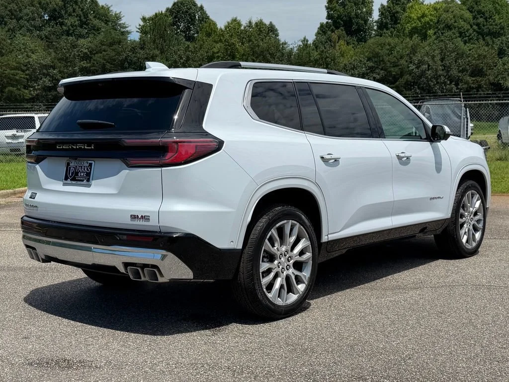 2026 GMC Acadia Denali - Photo 30