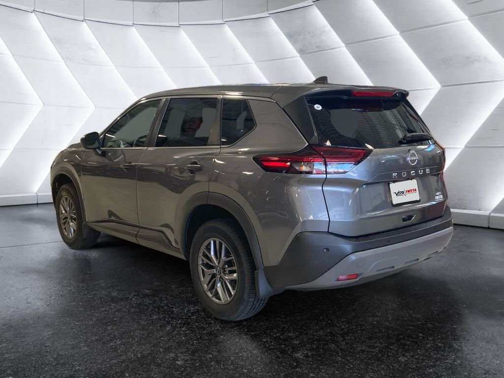 Used 2022 Gray Nissan S image 6