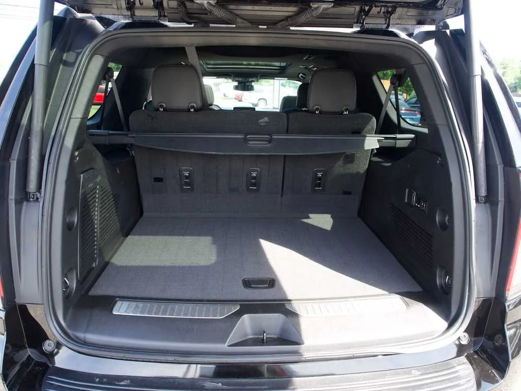 2023 Chevrolet Suburban RST - Photo 42