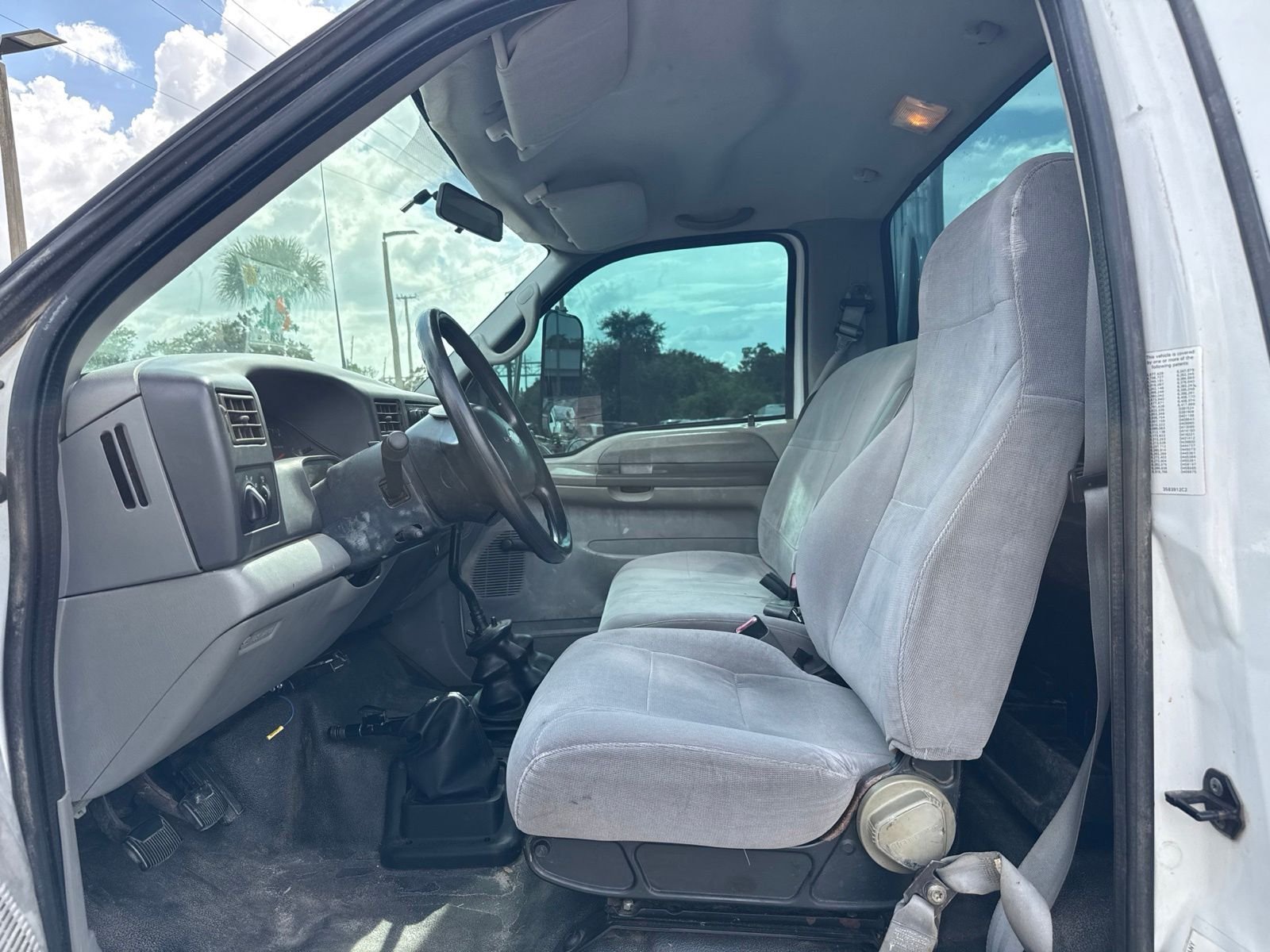 Used 2004 White Ford XLT image 24
