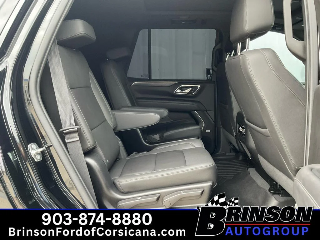 Used 2022 Black Chevrolet Z71 image 19