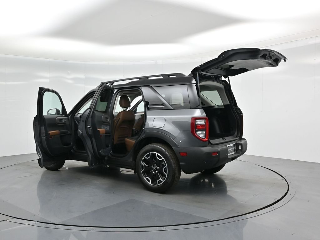 New 2025 Carbonized Gray Metallic Ford Outer Banks image 38