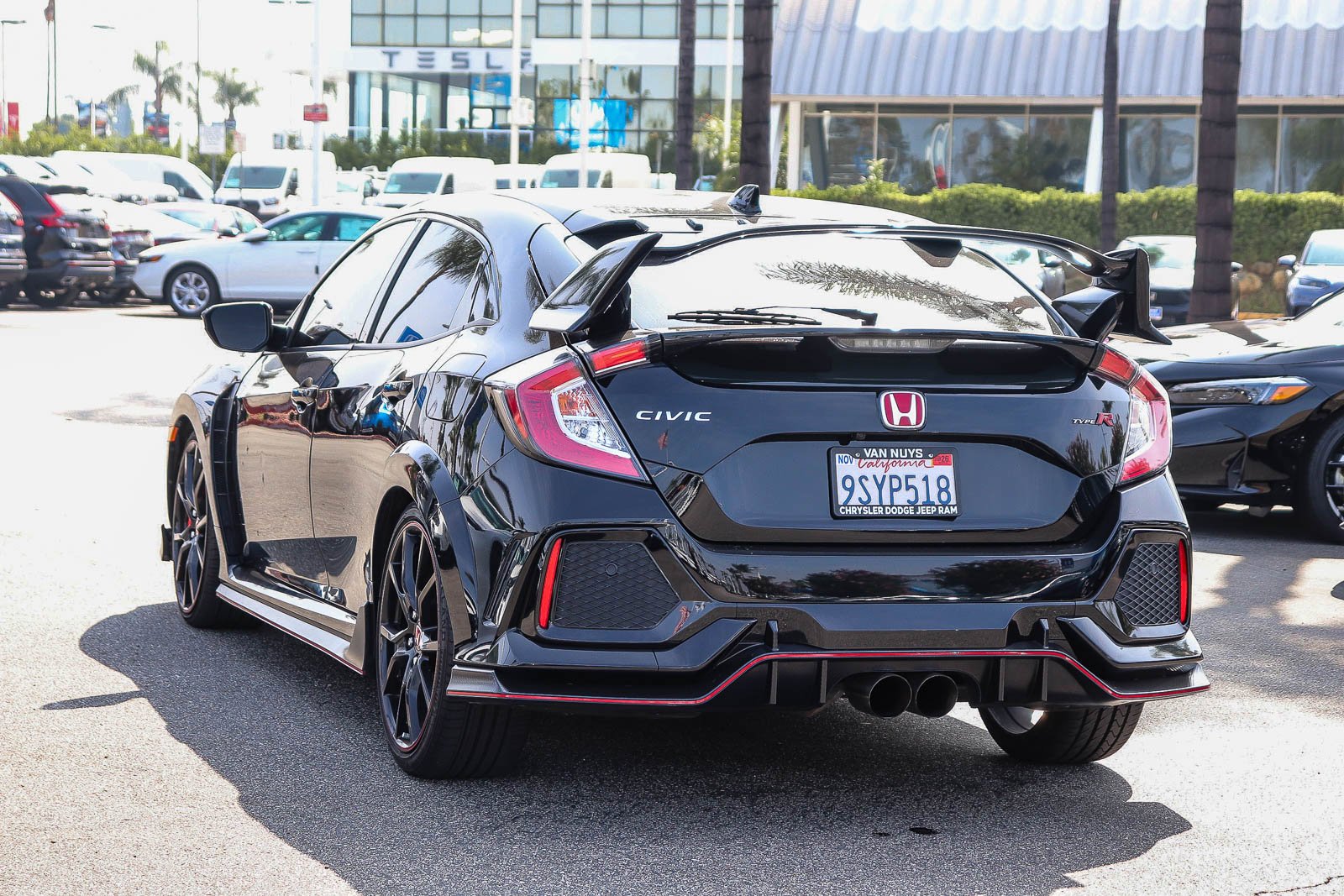 Used 2018 Crystal Black Pearl Honda Touring image 12