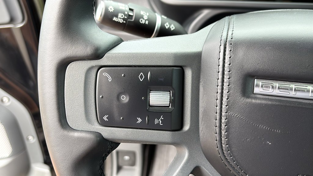 Certified Used 2023 Black Land Rover X-Dynamic SE image 13