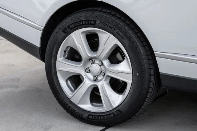 Used 2019 White Land Rover 5.0L V8 Supercharged image 69