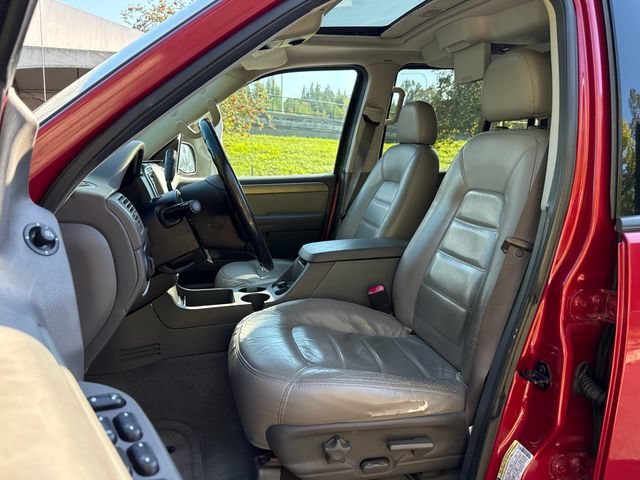 Used 2004 Red Fire Clearcoat Metallic Ford XLT image 18