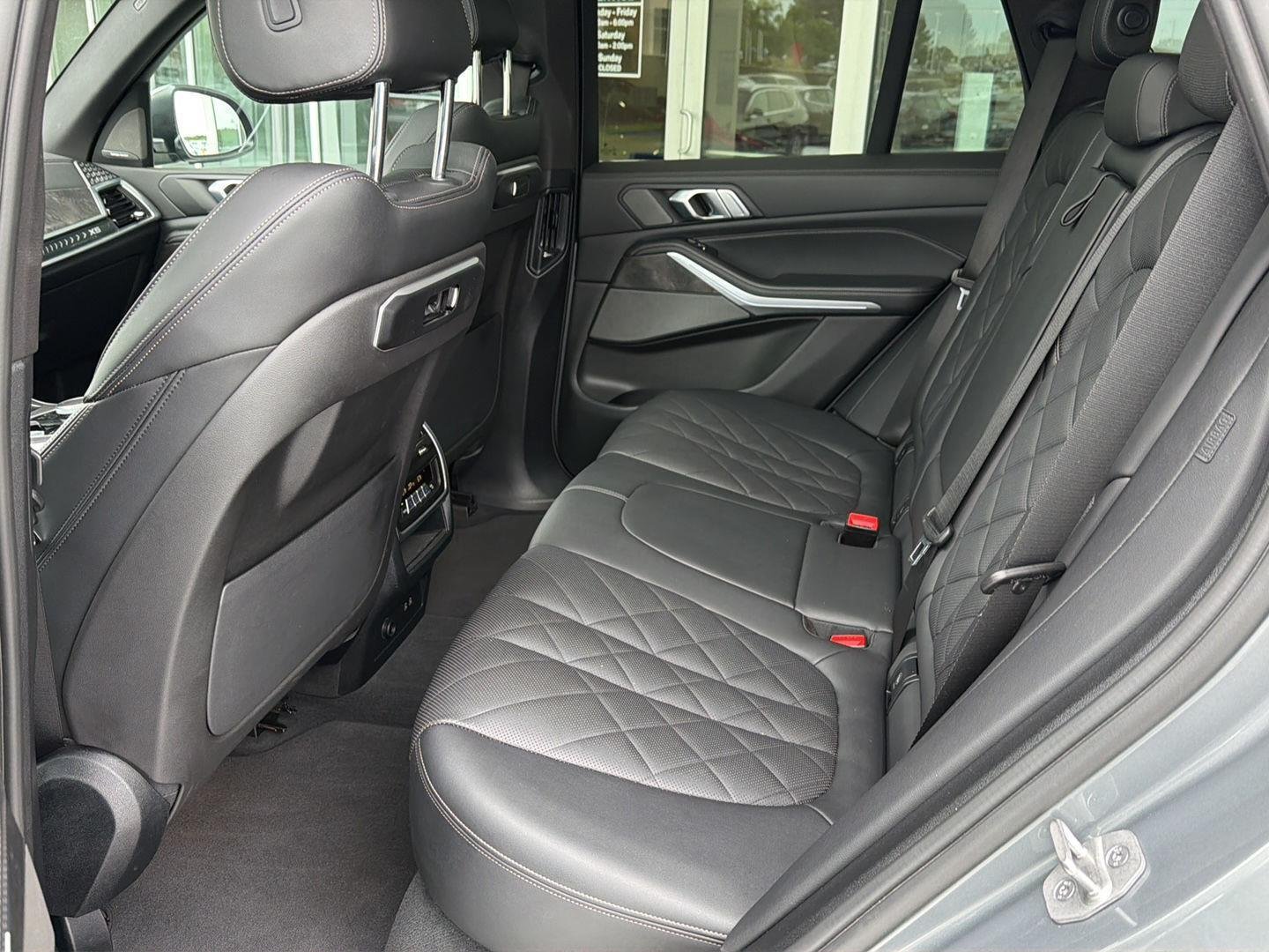 Used 2024 Skyscraper Grey Metallic BMW sDrive40i image 11