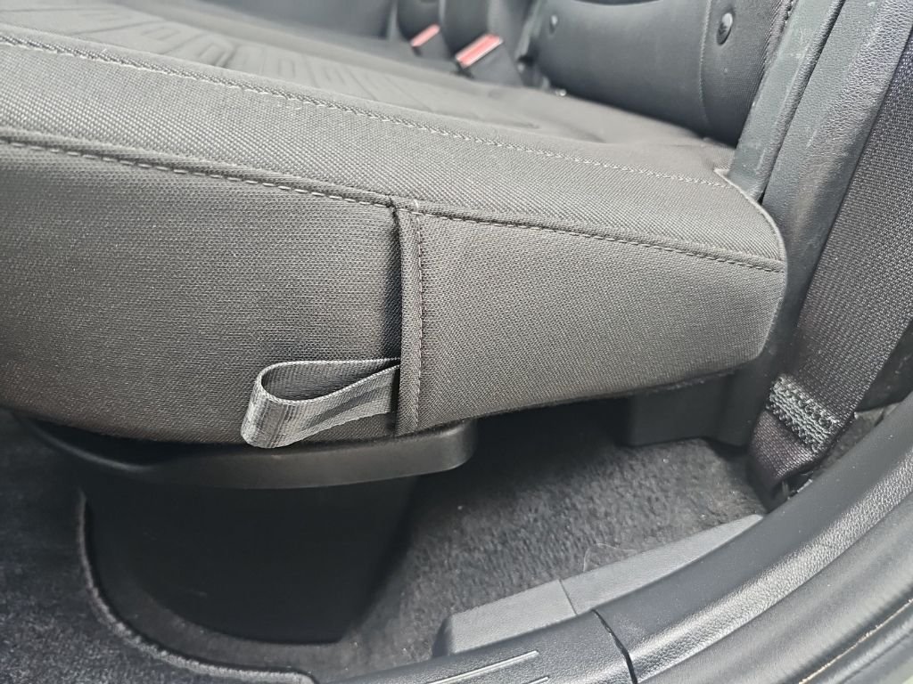 Used 2022 Green Hyundai SEL image 29