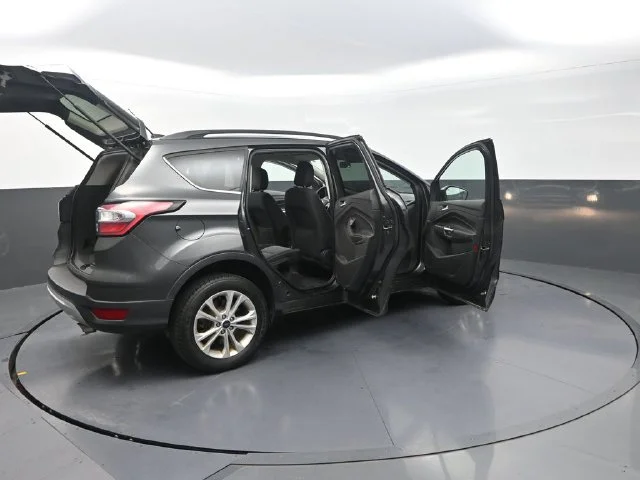 Used 2018 Gray Ford SE image 34