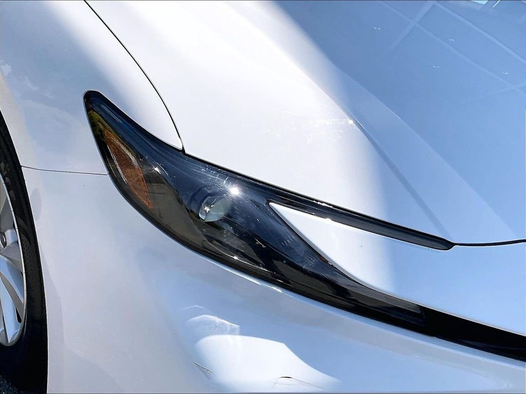 Used 2025 White Toyota LE image 32