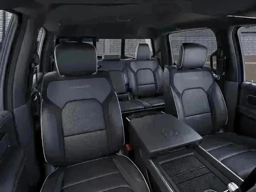 New 2026 Diamond Black Crystal Pearl-Coat Exterior Paint RAM Laramie Night Edition image 36