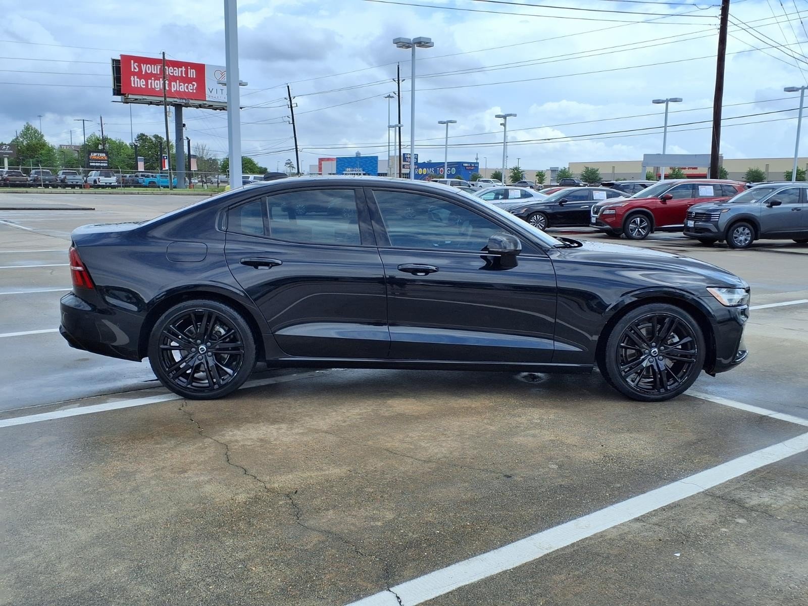 2024 Volvo S60 Plus Black Edition - 6