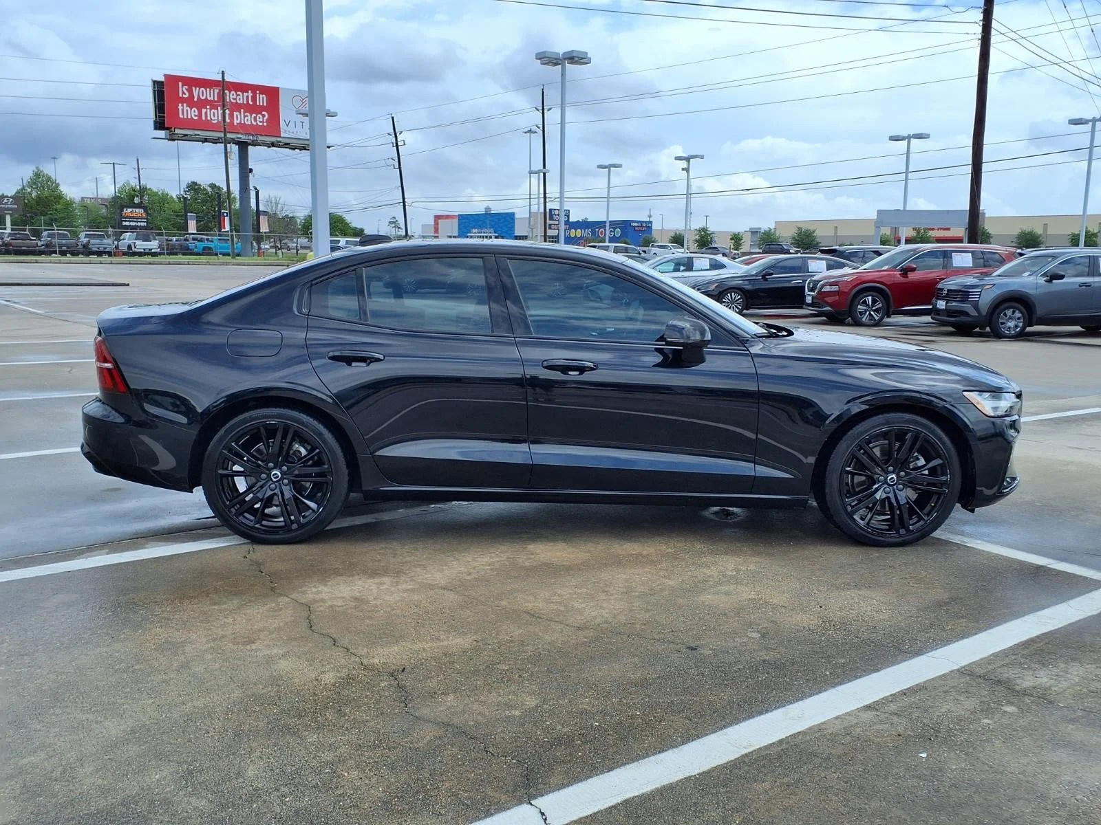 2024 Volvo S60 Plus Black Edition - 6