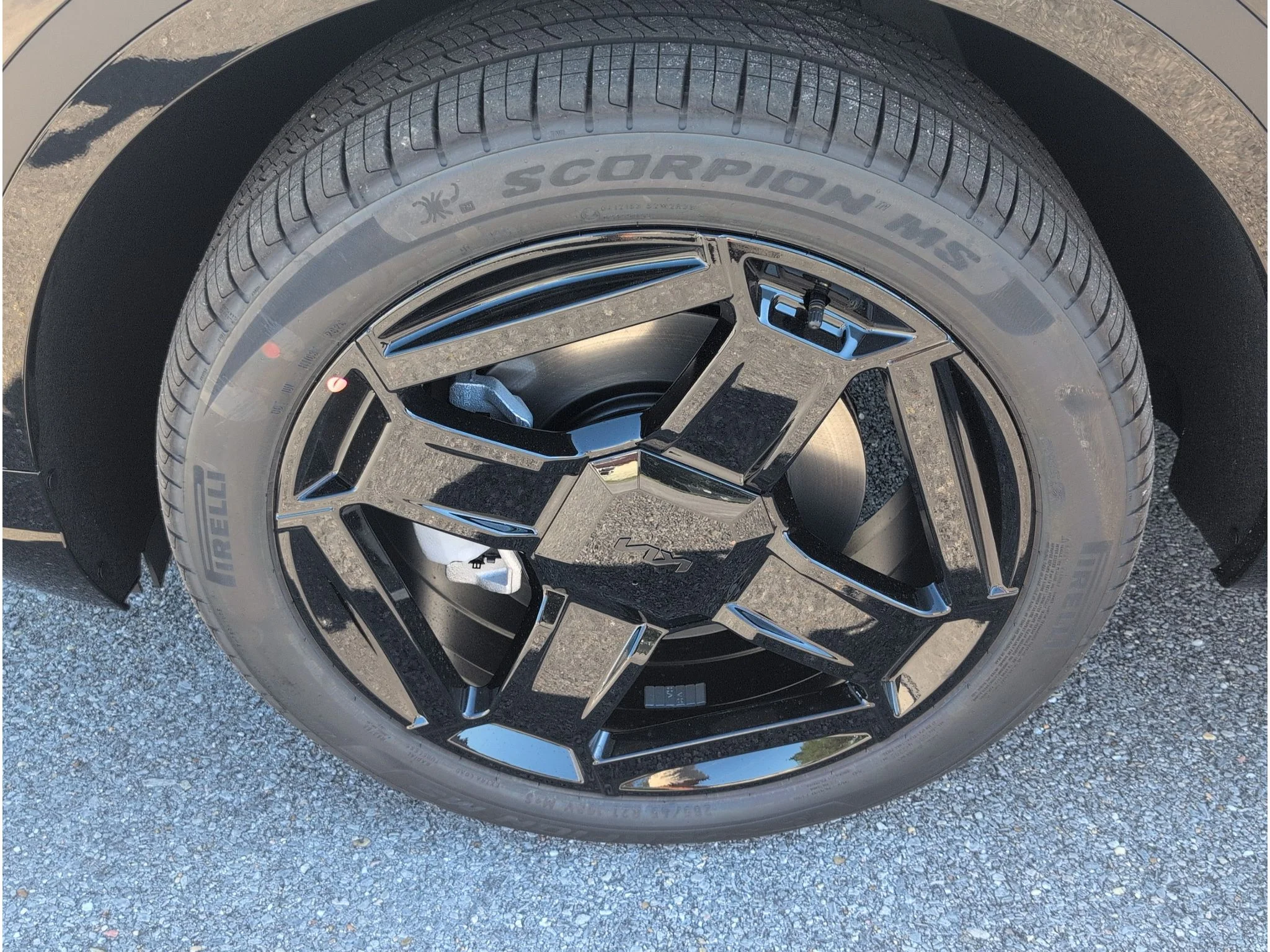 New 2027 Wolf Gray Kia X-LINE SX image 9