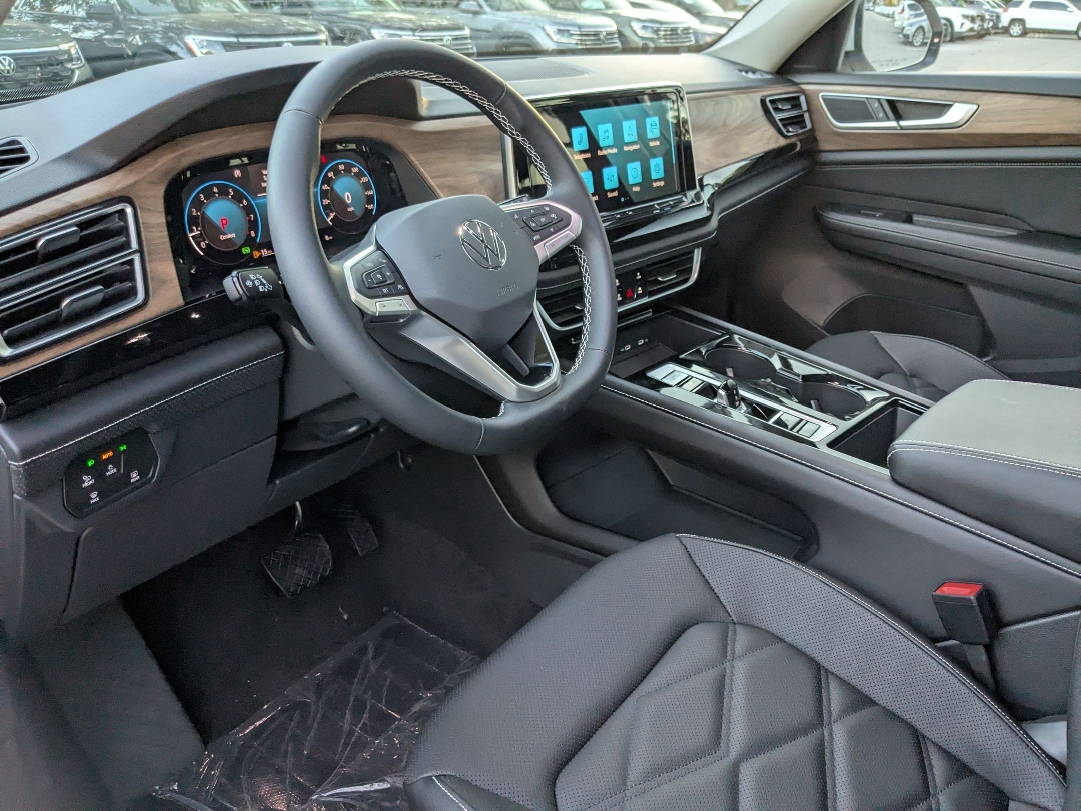 2026 Volkswagen Atlas SE w/Tech - Photo 6