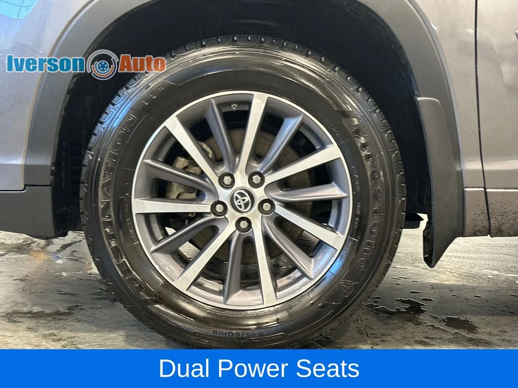 Used 2018 Gray Toyota XLE image 12