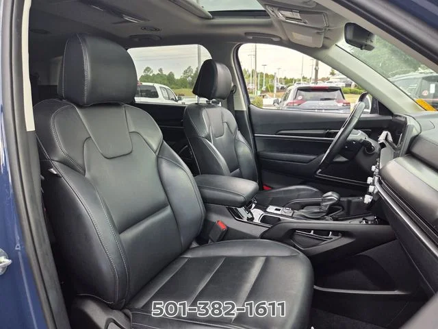 Used 2025 Black Kia S image 21