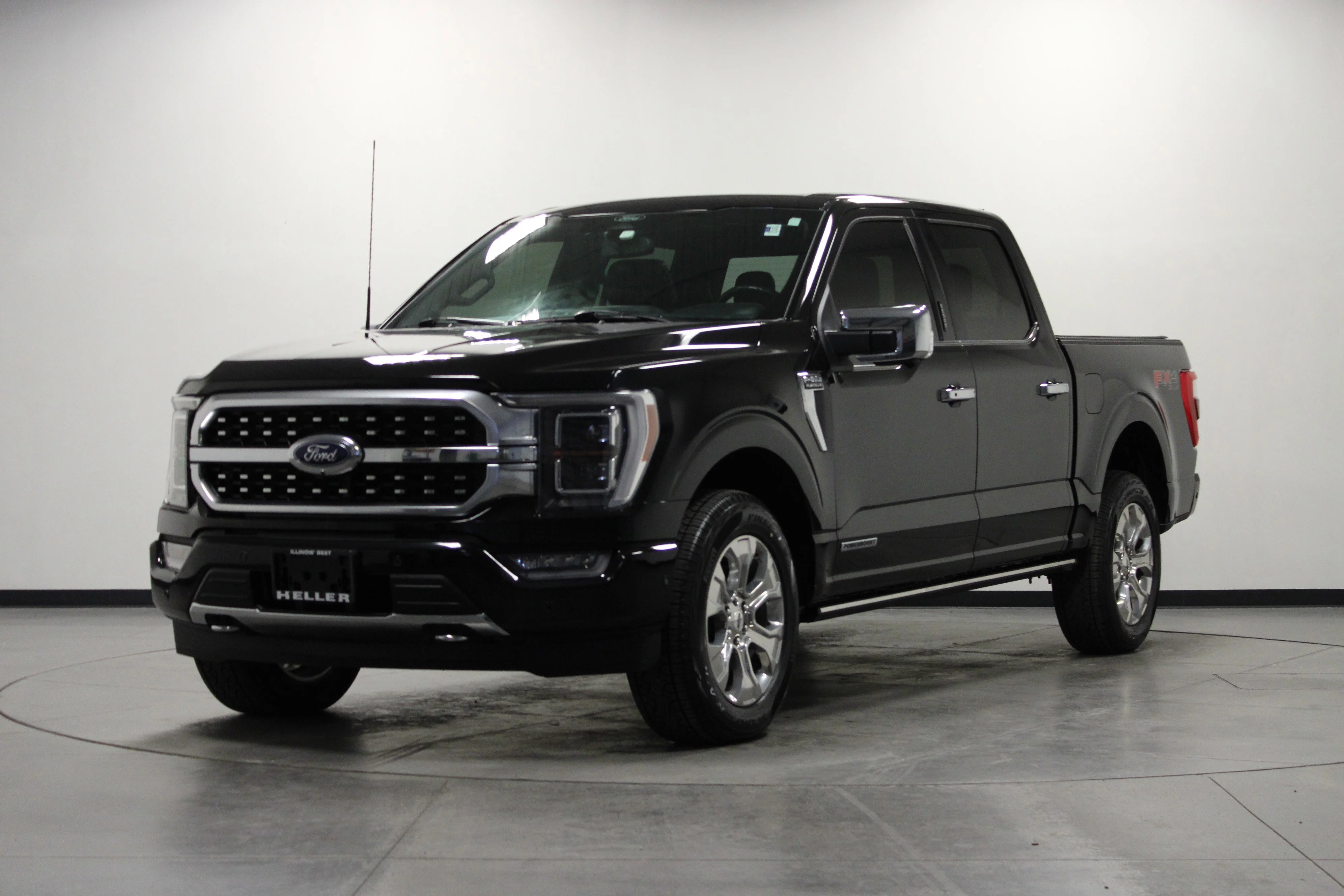 Used 2022 Black Metallic Ford Platinum image 8