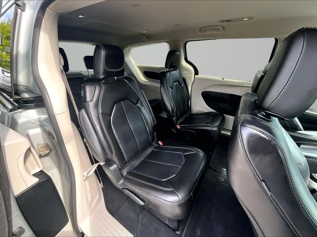 Used 2024 Silver Chrysler Touring L image 28