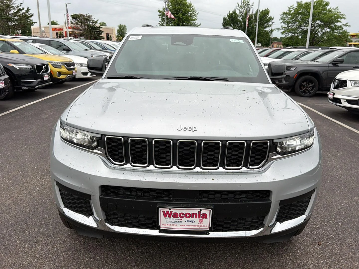 New 2026 Silver Zynith Jeep Laredo X image 3
