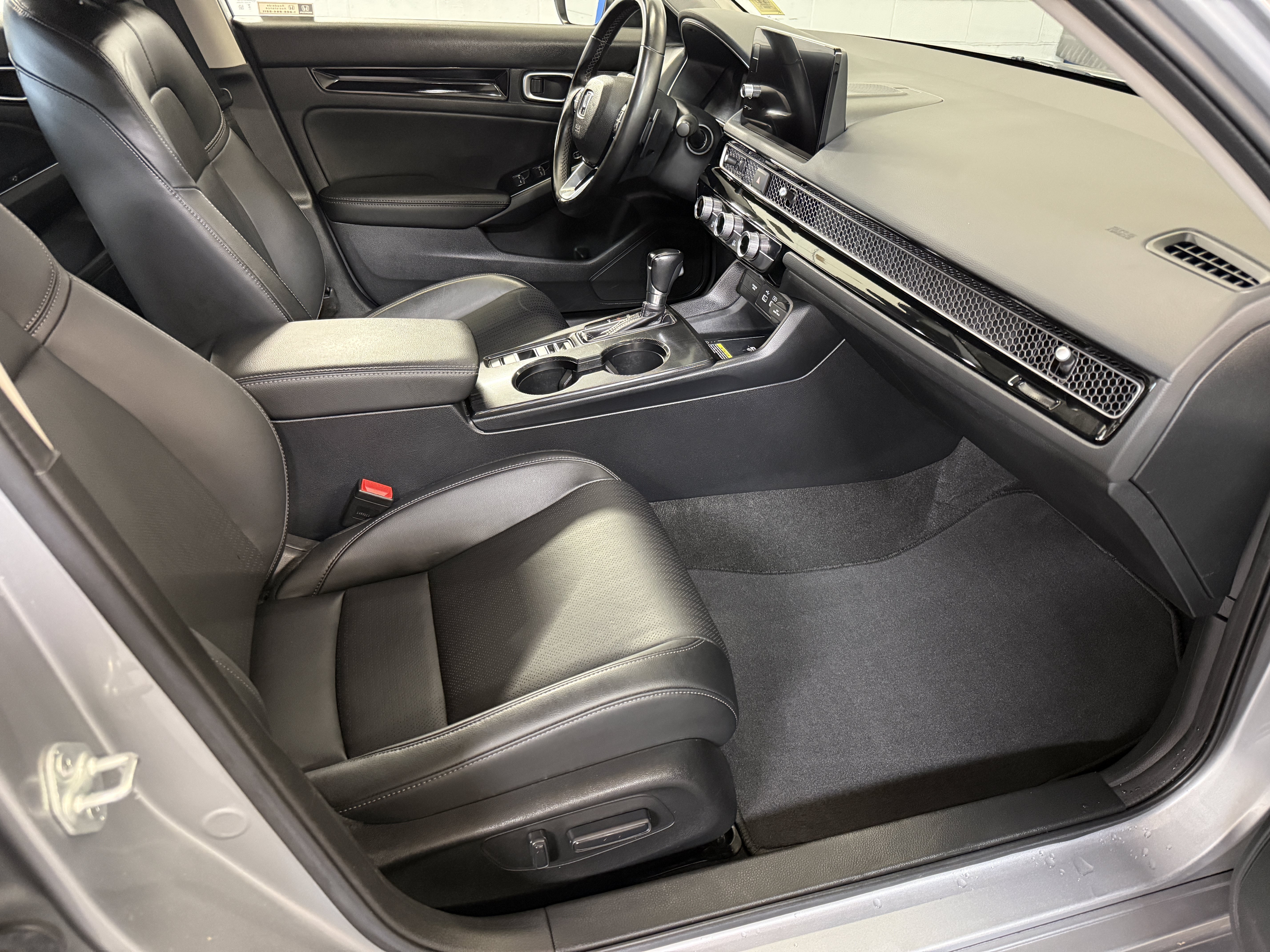 Certified Used 2023 Lunar Silver Metallic Honda Touring image 48