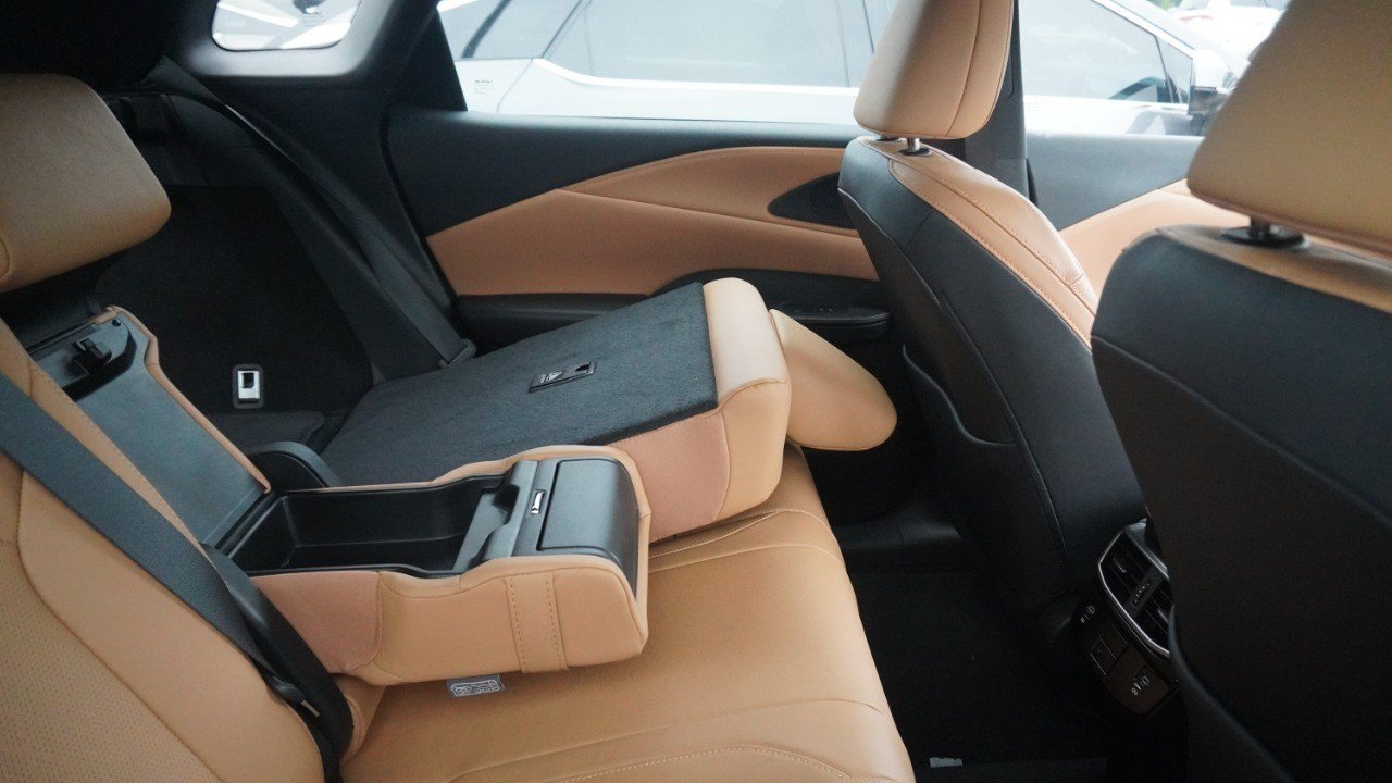 Used 2024 Blue Lexus RX 350 Premium Plus image 12