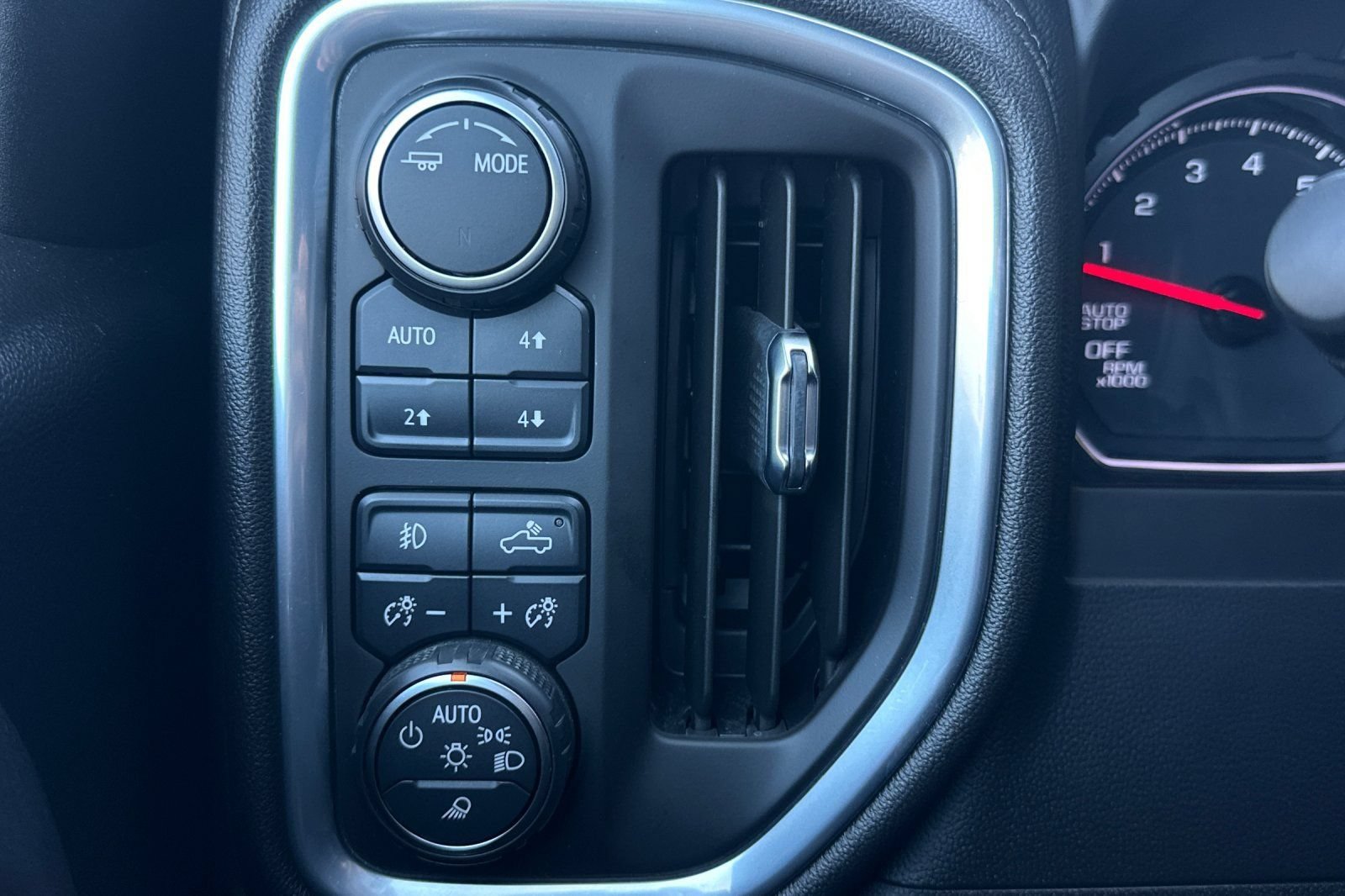 Used 2021 SUMMIT WHITE Chevrolet LT Trail Boss image 27