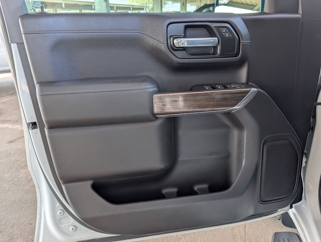 Used 2020 SUMMIT WHITE Chevrolet LT image 13