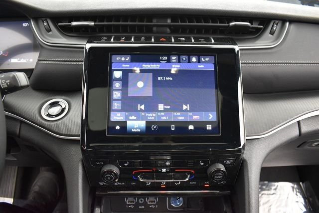 Used 2024 Black Jeep Altitude X image 8
