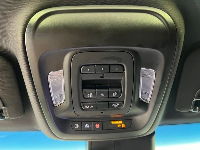 Used 2020  Cadillac Sport image 33