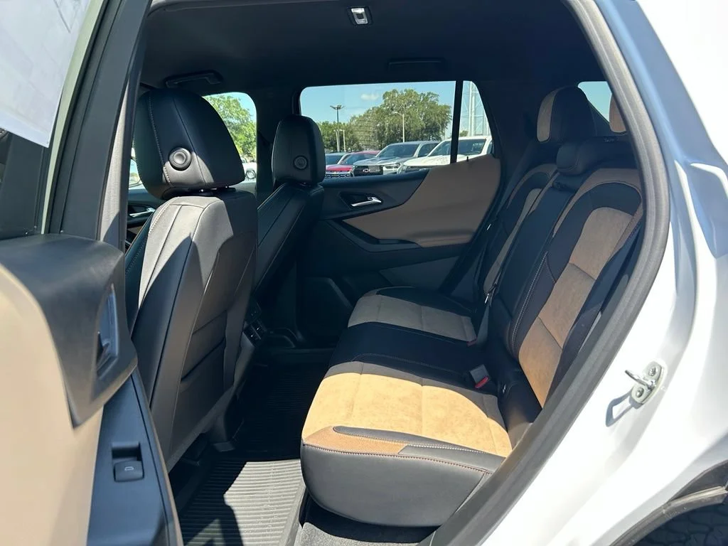 New 2027 Polar White Tricoat Chevrolet ACTIV image 14