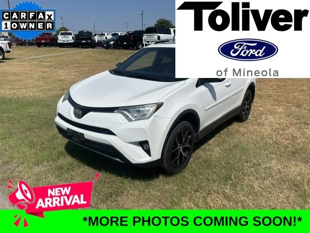 Used 2018 Super White Toyota SE image 1