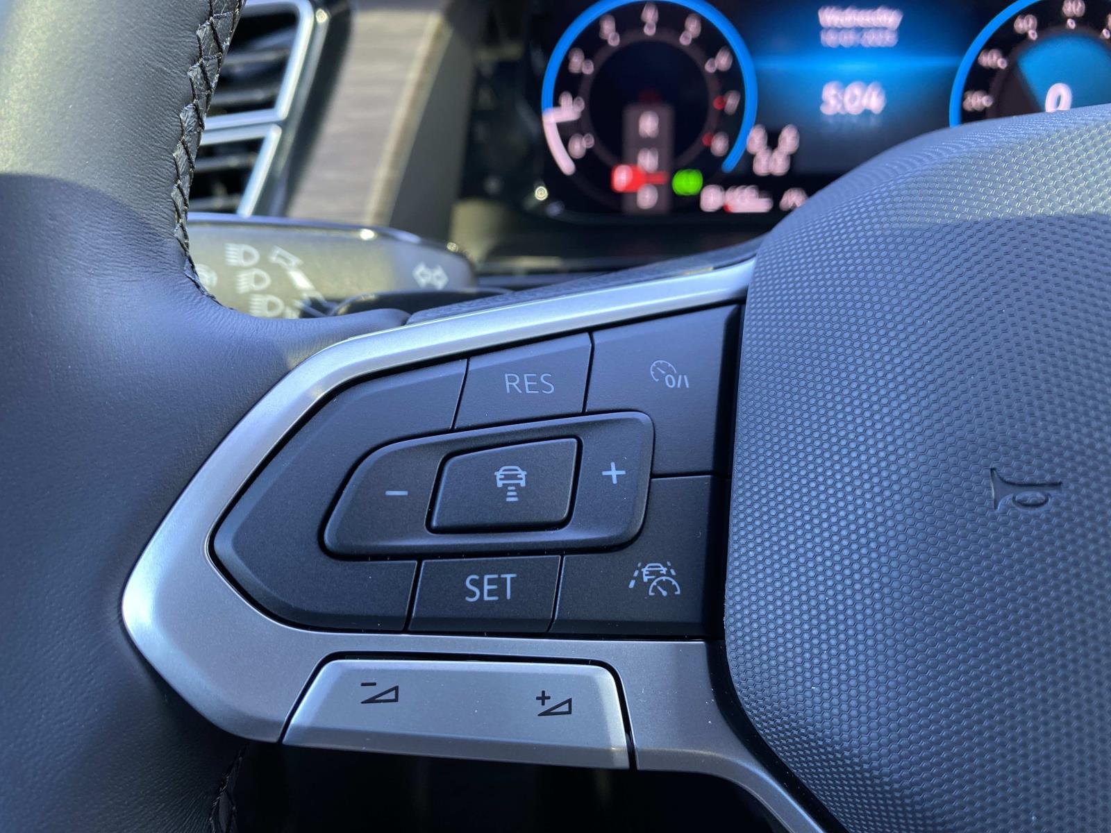 2026 Volkswagen Atlas SEL Premium R-Line - Photo 16