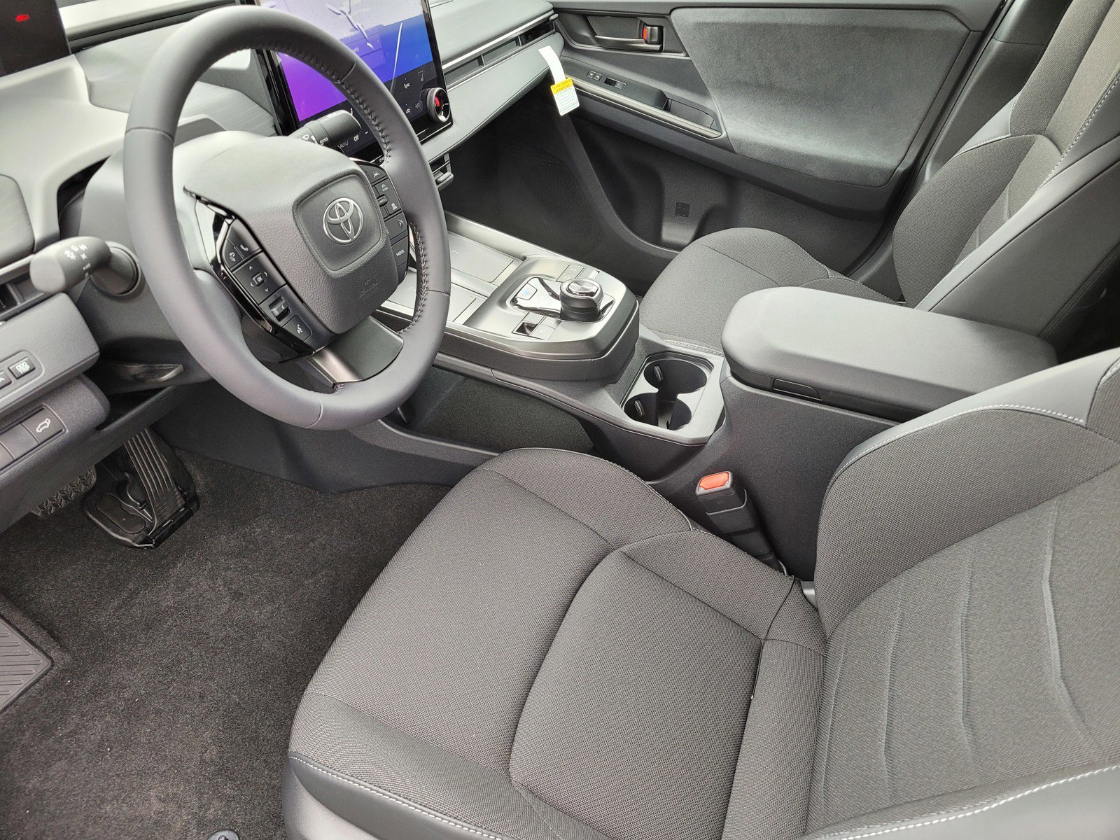 New 2026 Wind Chill Pearl <sup>1</sup> Toyota  SE image 8