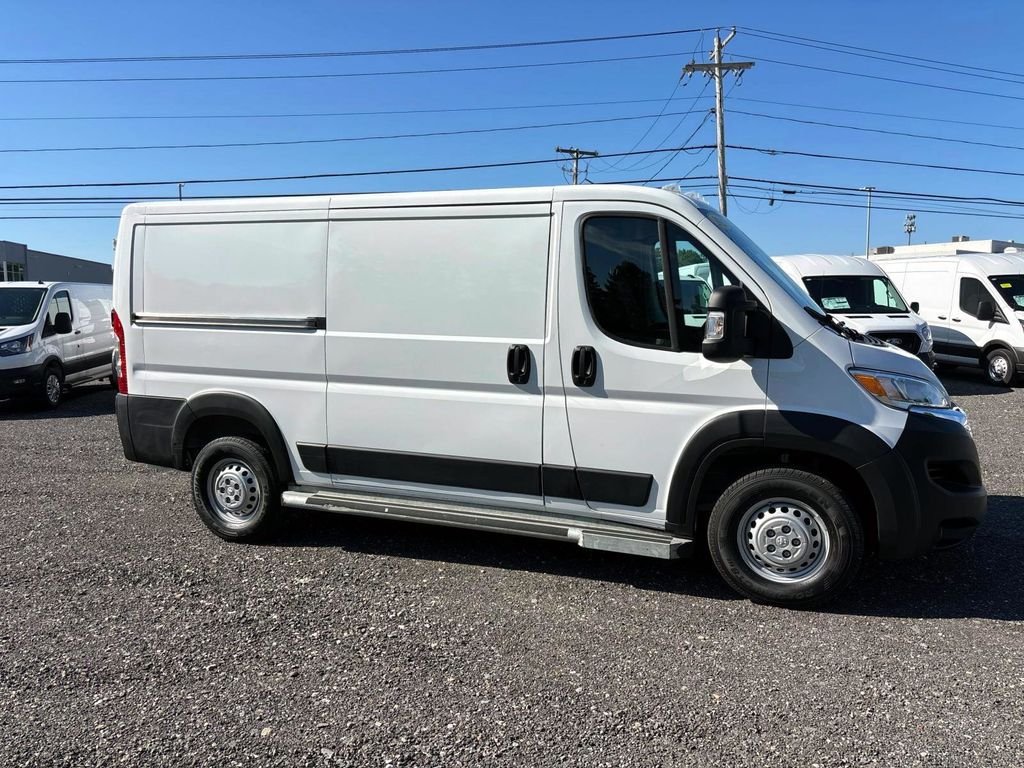 Used 2025 White Ram Base image 2